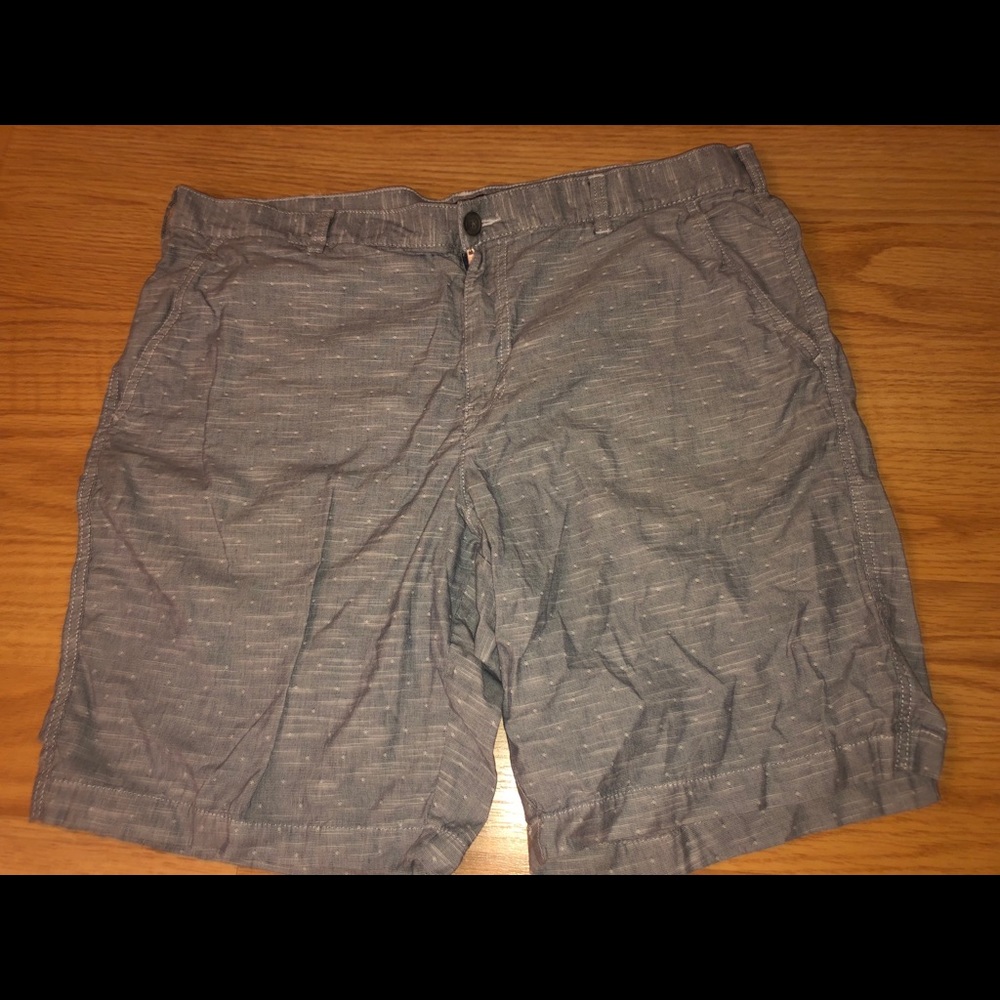 Marc Anthony men shorts 38 EUC